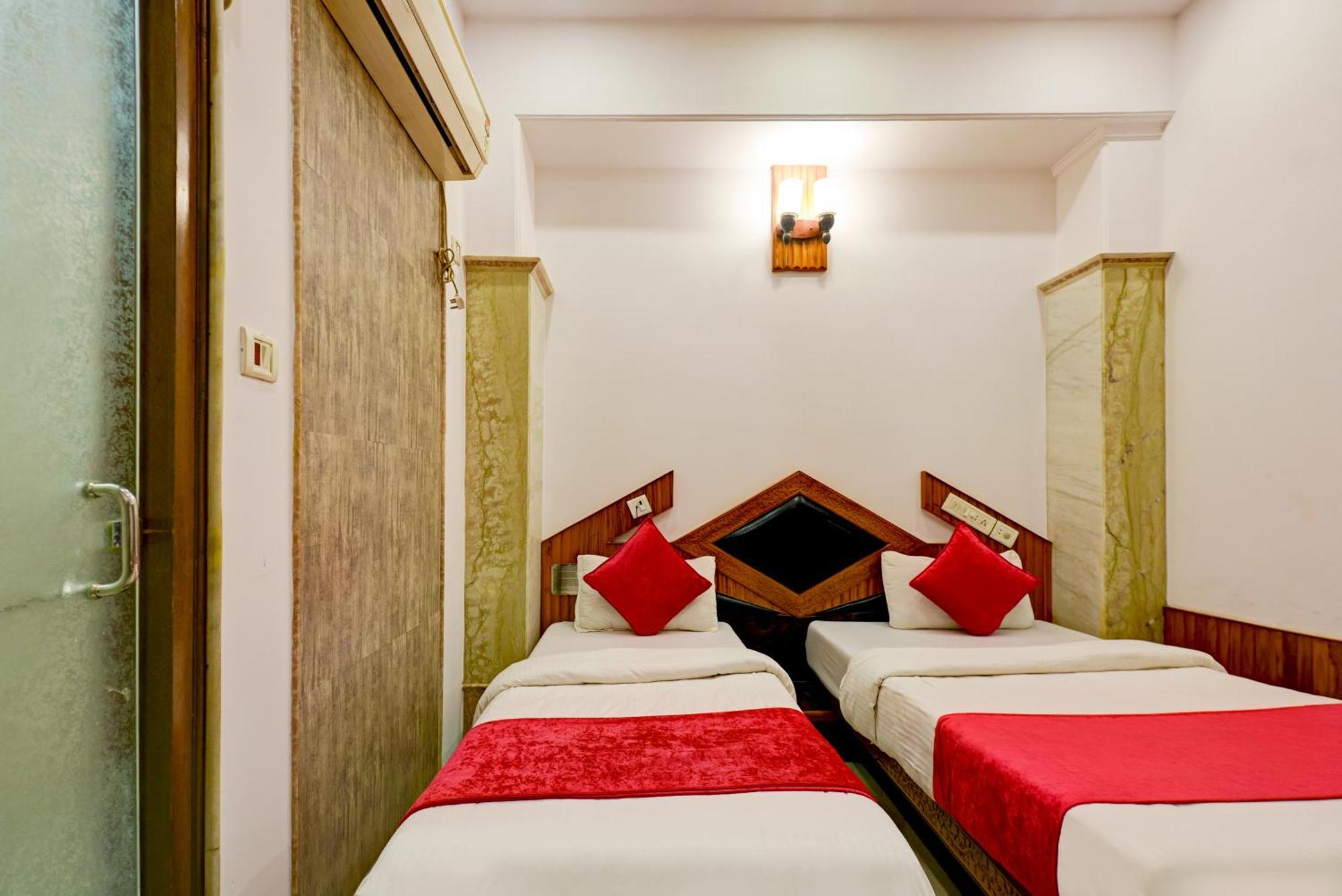 The Natraj Yes Please -New Delhi Hotel Bagian luar foto