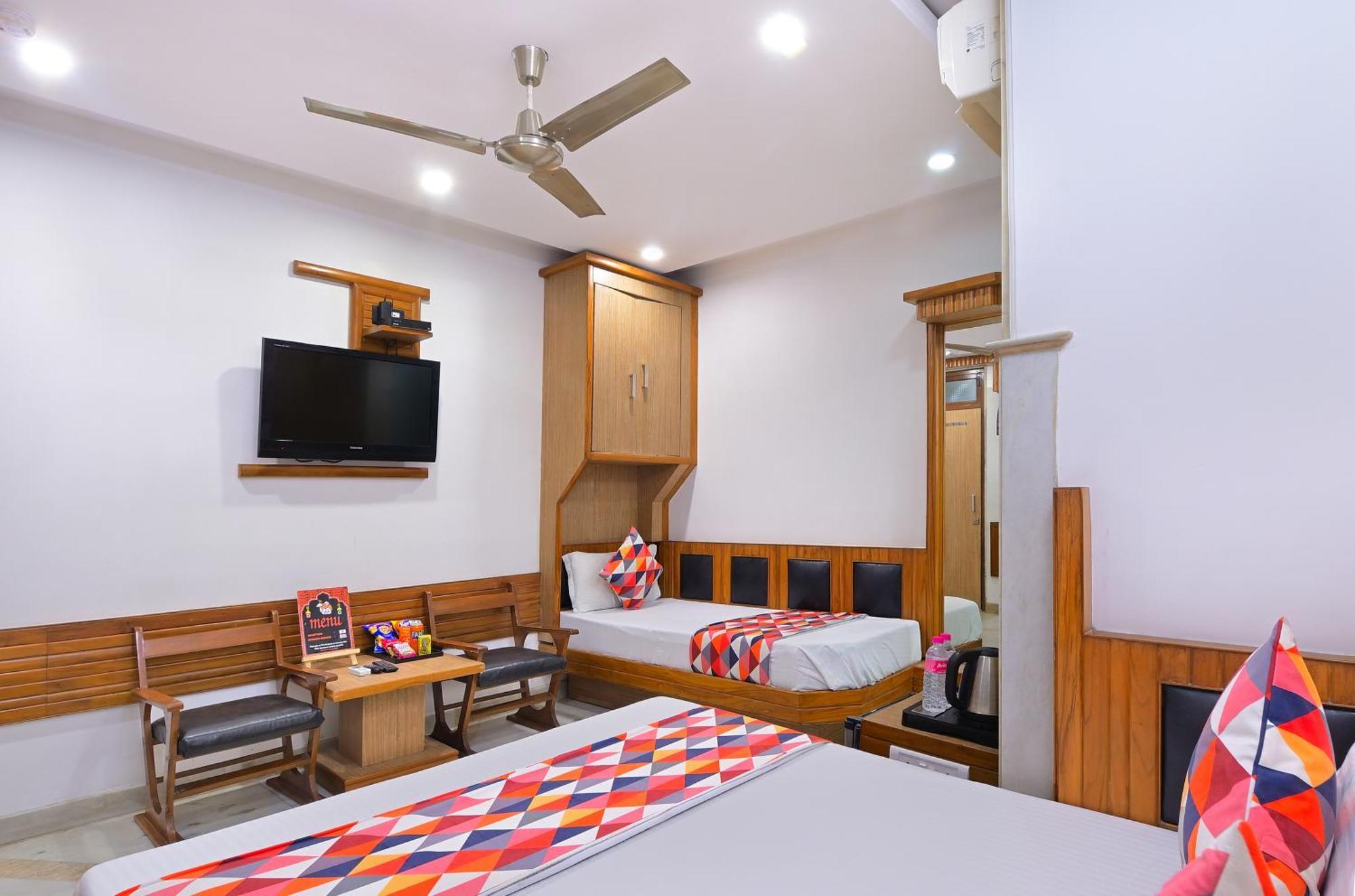 The Natraj Yes Please -New Delhi Hotel Bagian luar foto