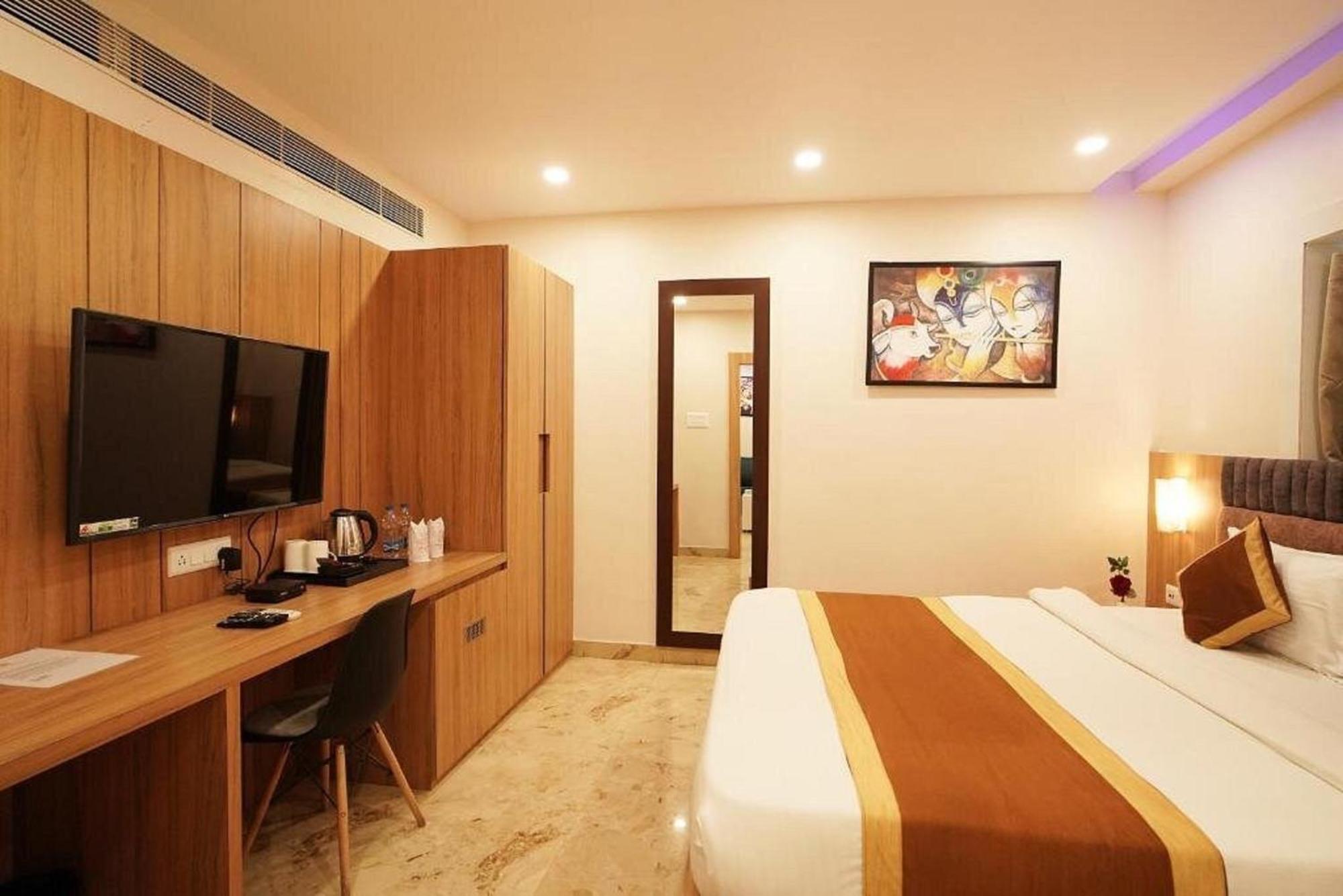 The Natraj Yes Please -New Delhi Hotel Bagian luar foto