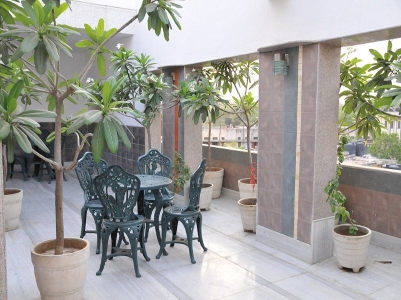 The Natraj Yes Please -New Delhi Hotel Bagian luar foto